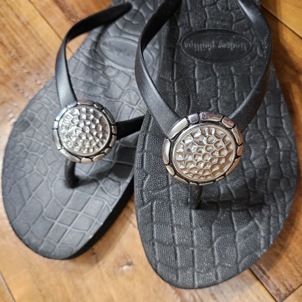 Lindsay Phillips JORDI Black Flip-Flop & Snap Set Sandals - Picture 2 of 4